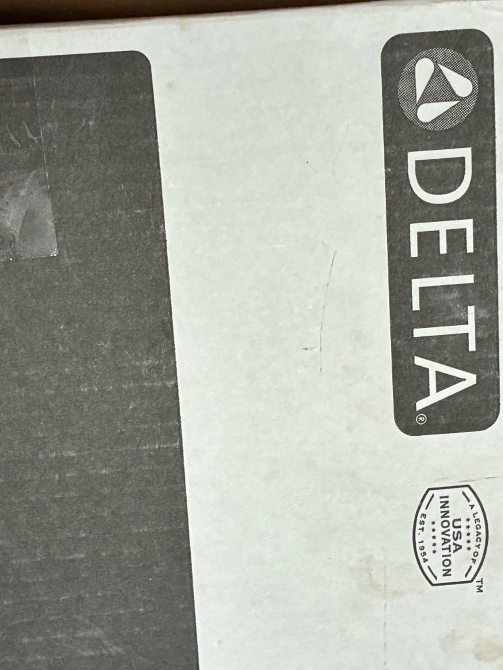 Delta Leland Chrome Kitchen Faucet with Pull Down Sprayer NIB
